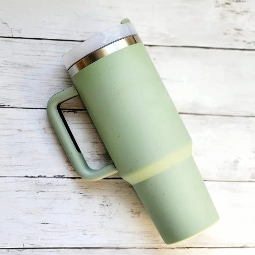 Green Stanley Quencher H2.O tumbler